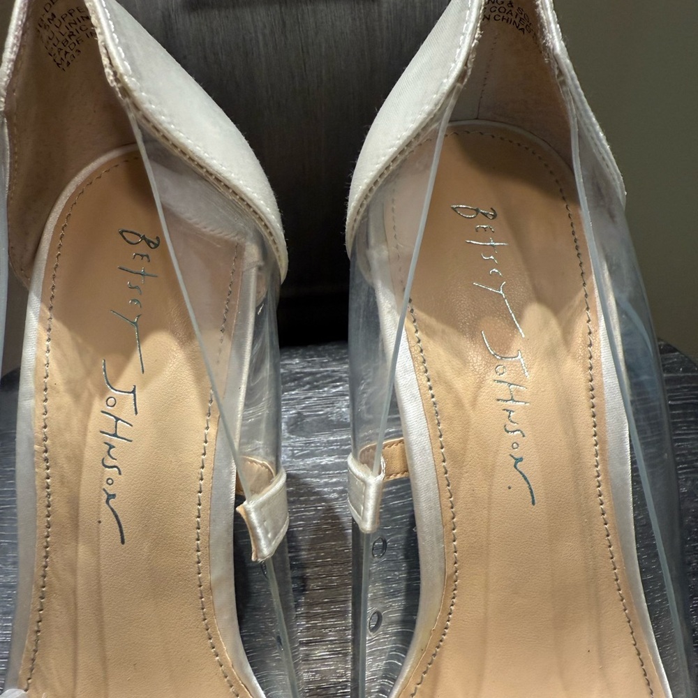 Betsey Johnson I Do  Clear Silver Heels - Picture 5 of 15
